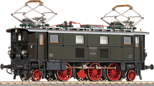Electric locomotive E 32<br /><a href='images/pictures/Roco/63852.jpg' target='_blank'>Full size image</a>